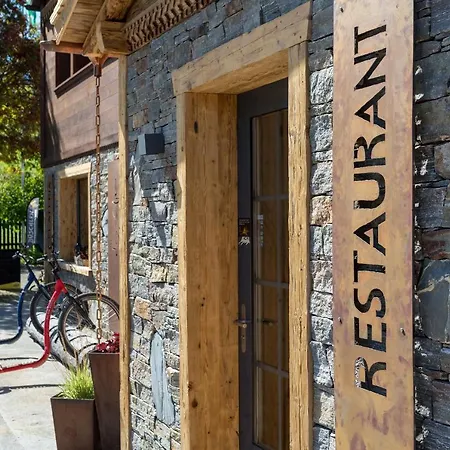 Des Alpes 3* 아델보덴